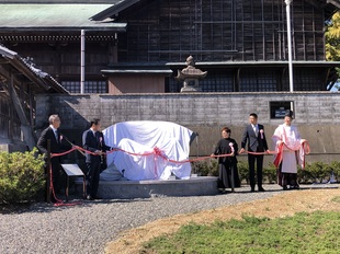 7 石像　除幕式１.JPG